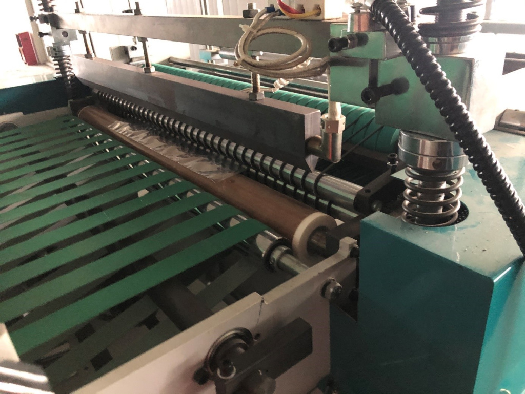 Станок для производства обложек для тетрадей и учебников 700