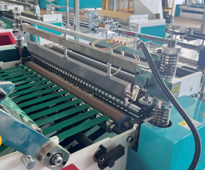 Станок для производства обложек для тетрадей и учебников 700