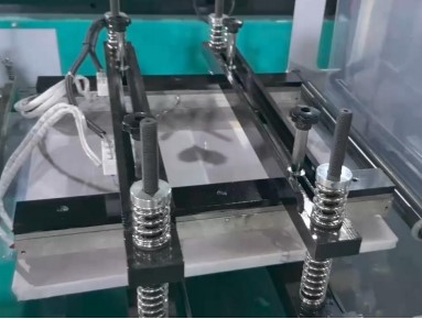 Автоматической станок для холодной микроперфорации пленки YE-600