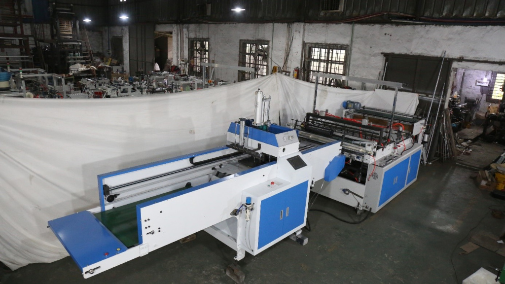 Автоматическая машина для производства пакетов без углов ТС-500