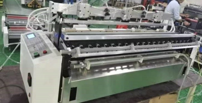 Компактный станок для изготовления пакетов HDK-1200MF