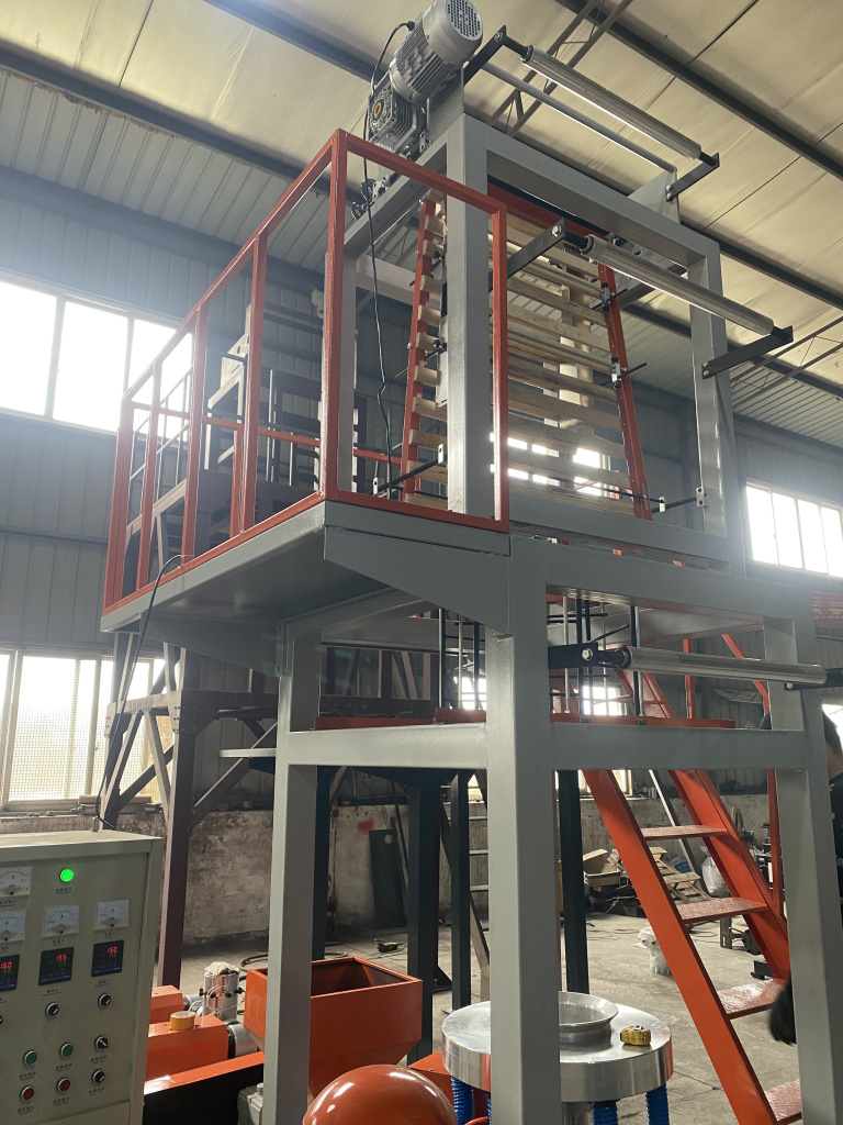 Экструдер для производства полиэтиленовой пленки SJ-55/FM800