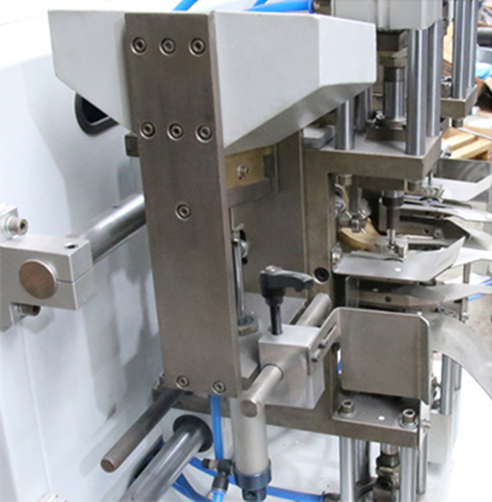 Станок для установки люверсов в пакеты JD-166 Станок для установки люверсов в пакеты JD-166