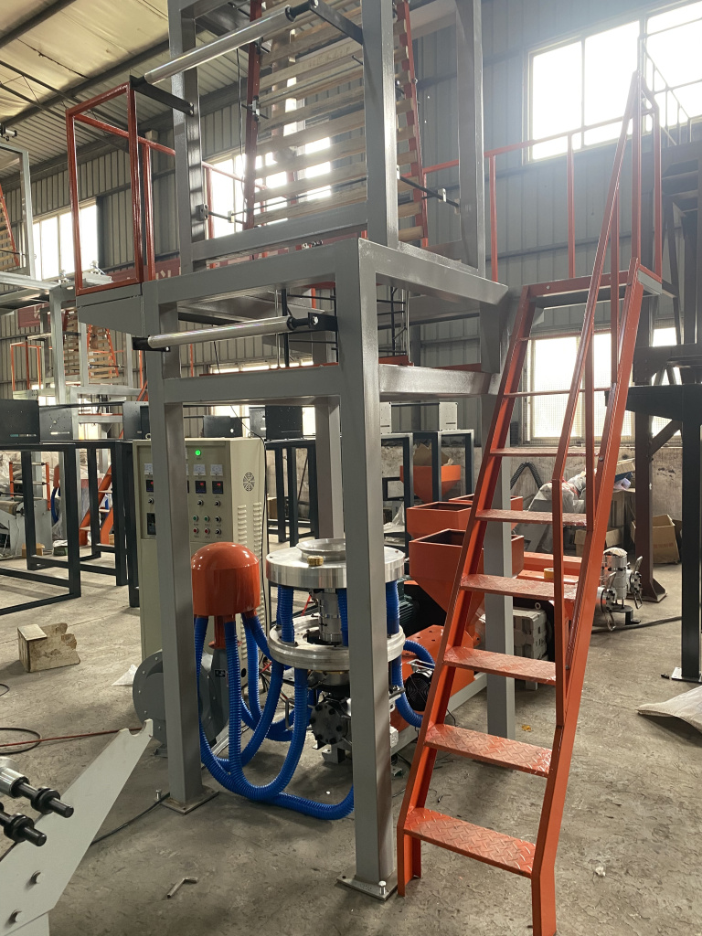 Экструдер для производства полиэтиленовой пленки SJ-55/FM800