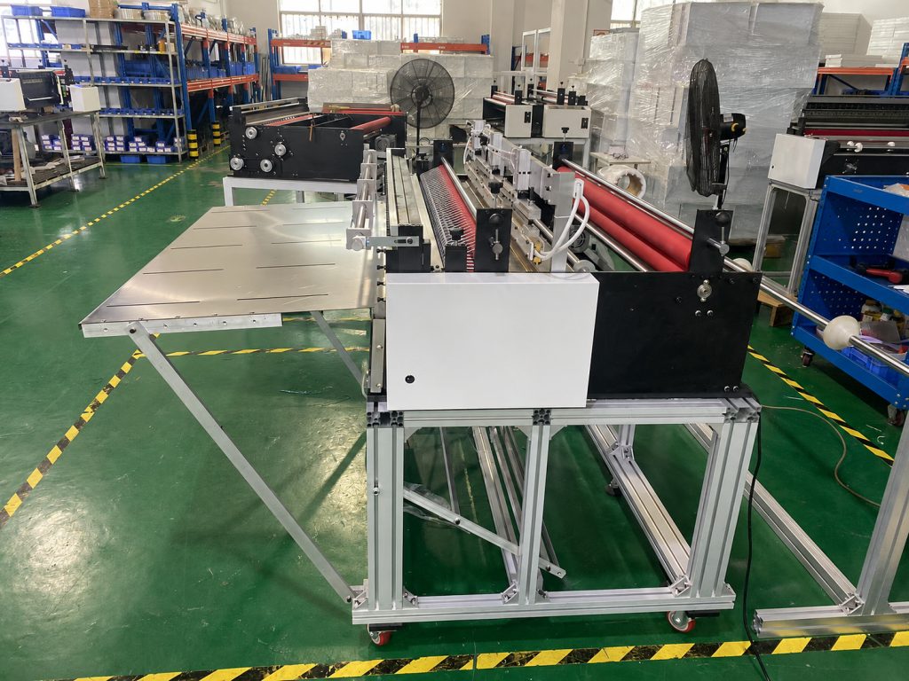 Компактный станок для изготовления пакетов HDK-1000MF Компактный станок для изготовления пакетов HDK-1000MF