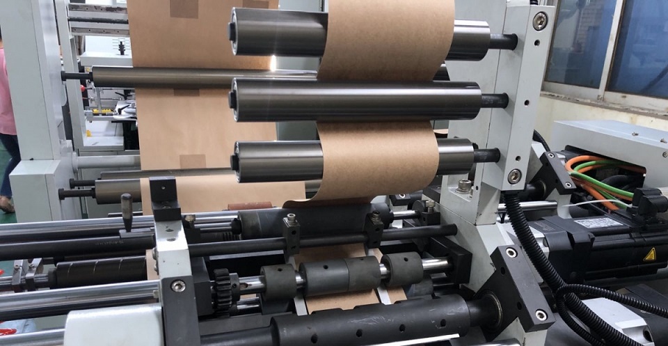 Линия для производства бумажных пакетов с пленочным окном RZFD-190W/330W