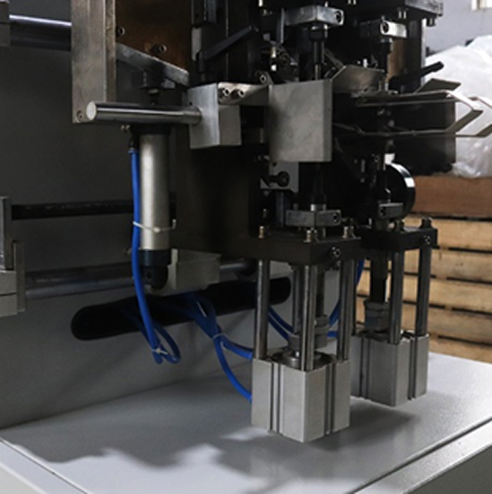 Станок для установки люверсов в пакеты JD-166 Станок для установки люверсов в пакеты JD-166