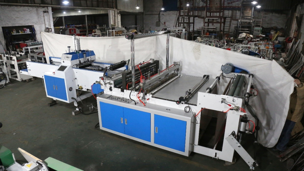 Автоматическая машина для производства пакетов без углов ТС-500